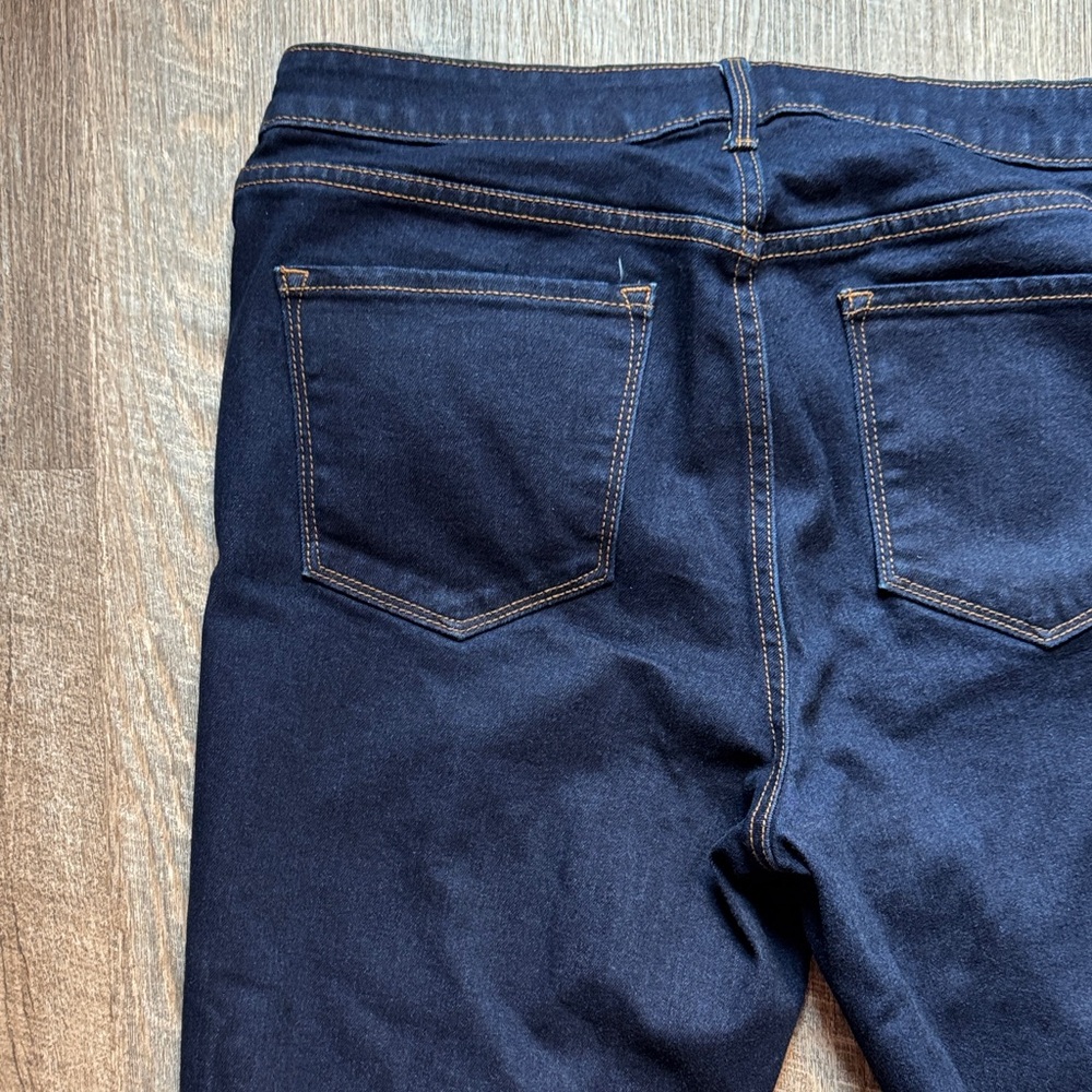 Old Navy Women's Dark Navy Straight-Leg Jeans - Picture 8 of 8